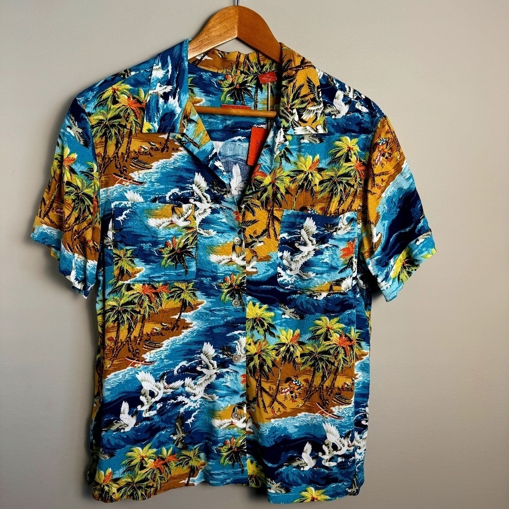 NEW Relax Tommy Bahama Women's Short‎ Sleeve Tropical Beach Scene Camp Shirt L